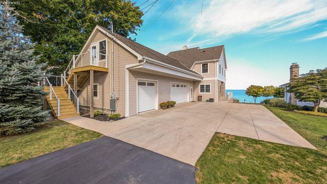 4376 E Cliff Rd, House other with 3 bedrooms, 3 bathrooms and 3 parking in Port Clinton OH | Image 7