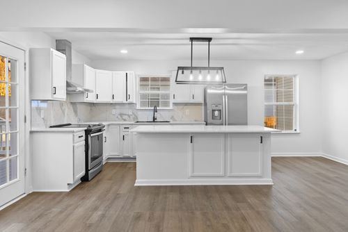 242 Lake Forest Dr, La Vergne, TN, 37086-4226 | Card Image