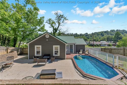 449 Strawberry Rd, Saint Albans, WV, 25177-2621 | Card Image