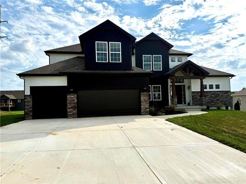 1011 Poplar Ln, Liberty, MO, 64068-4362 | Card Image