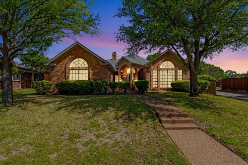 1112 Pawnee Trl, Carrollton, TX, 75007-6209 | Card Image