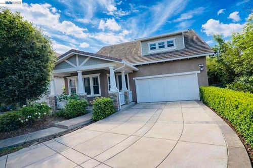 498 W Callado Ct, Mountain House, CA, 95391-2070 | Card Image