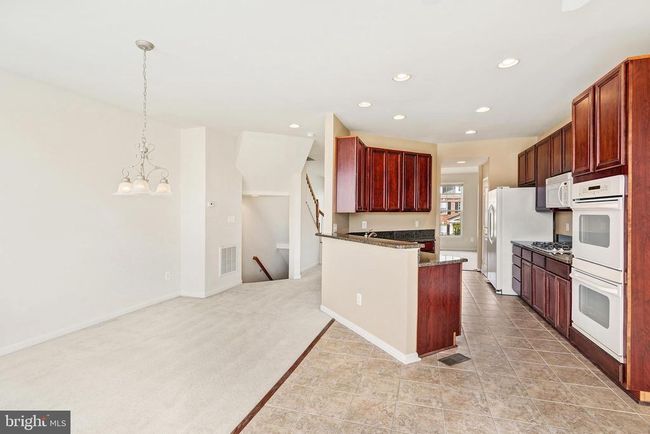 9207 Cascade Falls Dr, Townhouse with 3 bedrooms, 4 bathrooms and null parking in BRISTOW VA | Image 4