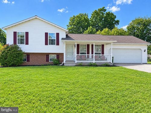 69 Gardenia Dr, HANOVER, PA, 17331-3457 | Card Image