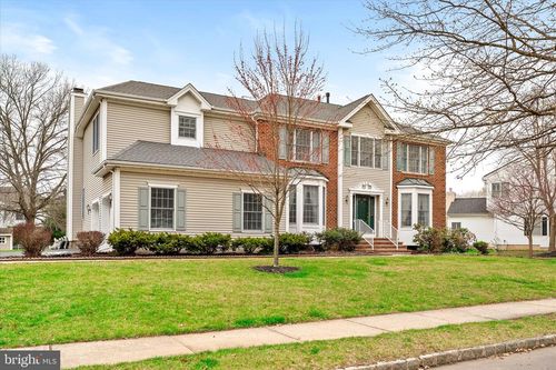 4 Bergen Dr, CRANBURY, NJ, 08512-3148 | Card Image