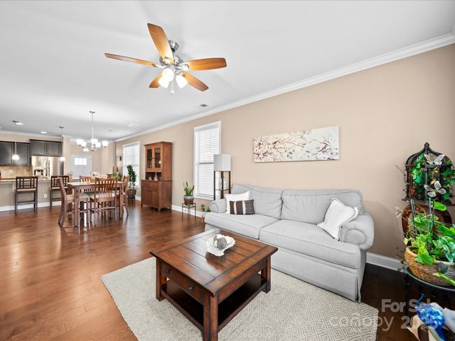 Family Room | Image 11