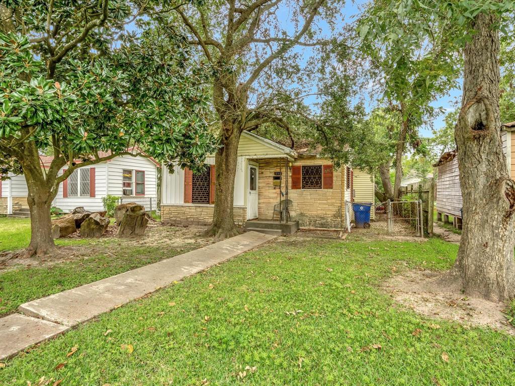 16th Ave, Texas City, TX 77590