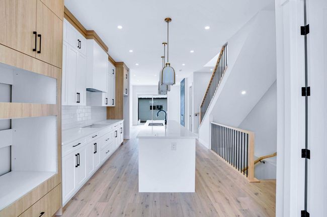 111 28 Ave Ne, House other with 4 bedrooms, 4 bathrooms and 2 parking in Calgary AB | Image 4