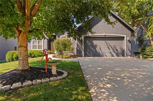 15924 W 160th Ter, Olathe, KS, 66062-3180 | Card Image