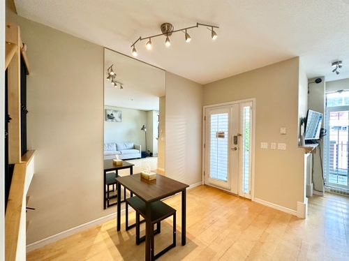 2688 Vine, Vancouver, BC, V6K4T6 | Card Image