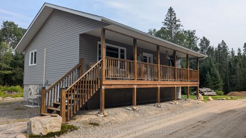 915 Fern Glen Rd, Perry, ON, P0A1J0 | Card Image
