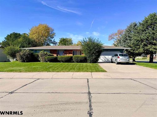 3026 Primrose Dr, Scottsbluff, NE, 69361-1438 | Card Image