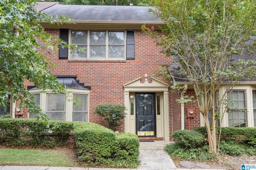 20 Chase Plantation Pkwy, HOOVER, AL, 35244-1523 | Card Image