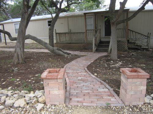 1095 Scenic Dr, Bandera, TX, 78003-4234 | Card Image