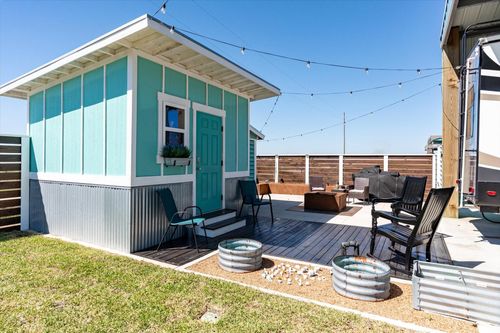 1137 Beach Front Dr, Gilchrist, TX, 77617 | Card Image