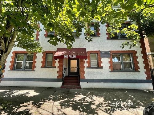 824 Se 30th Ave, Portland, OR, 97214-4060 | Card Image
