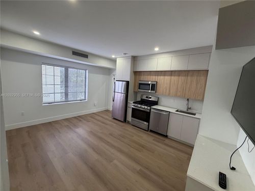 302-1619 Jefferson Ave, MIAMI BEACH, FL, 33139-7617 | Card Image