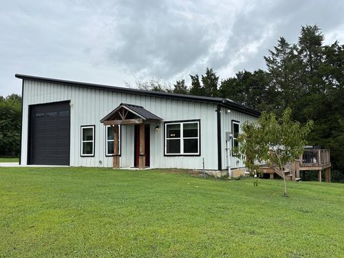 227 Lake Bluff Dr, Baxter, TN, 38544-2407 | Card Image