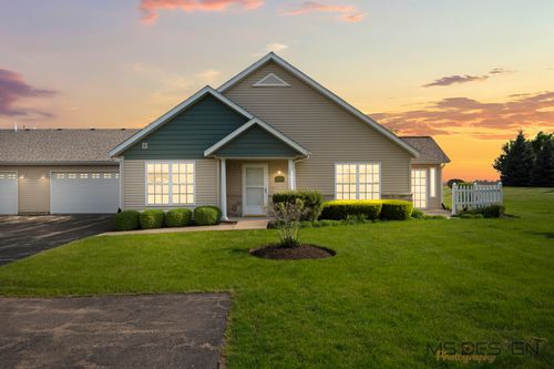 2113-2113 Waterbury Ln W, Sycamore, IL, 60178-3039 | Card Image