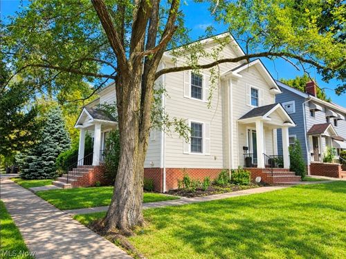 17409 Chagrin Blvd, Shaker Heights, OH, 44120-3746 | Card Image