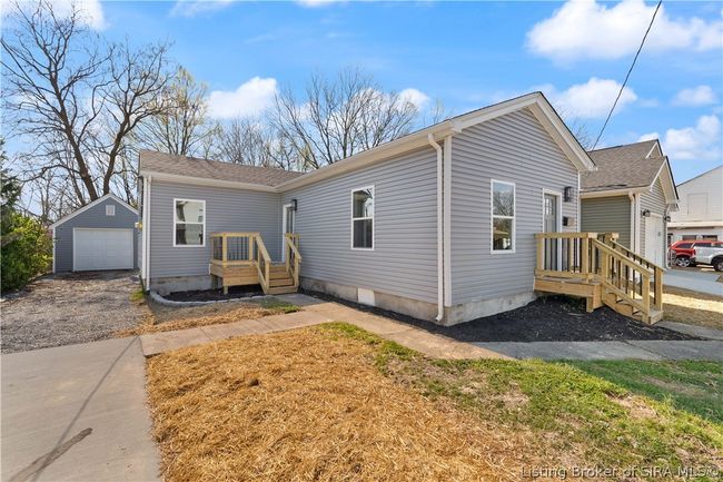 237 Graham St, Home with 3 bedrooms, 2 bathrooms and null parking in Jeffersonville IN | Image 33