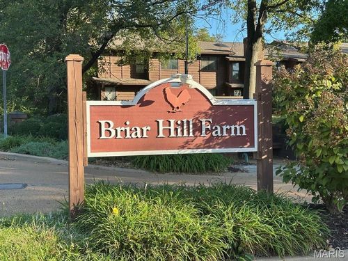 1933 Meadowtree Ln, Kirkwood, MO, 63122-2274 | Card Image