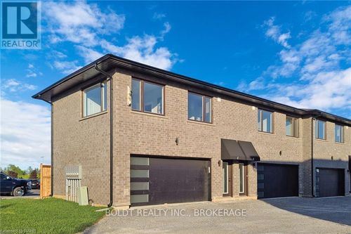1 Summersides Mews, Pelham (Fonthill), ON, L3B5N5 | Card Image