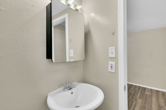 214 Hill Ln, House other with 3 bedrooms, 2 bathrooms and null parking in Red Oak TX | Image 22