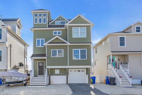 411 Harding Ave, Seaside Heights, NJ, 08751-1319 | Card Image