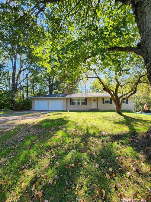 7816 S Ainger Rd, Olivet, MI, 49076-9677 | Card Image