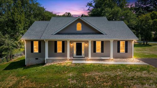 222 Graves Dr, Forest, VA, 24551-2769 | Card Image