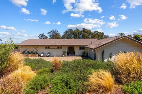 3540 Ridgecrest Dr, Carlsbad, CA, 92008-2033 | Card Image