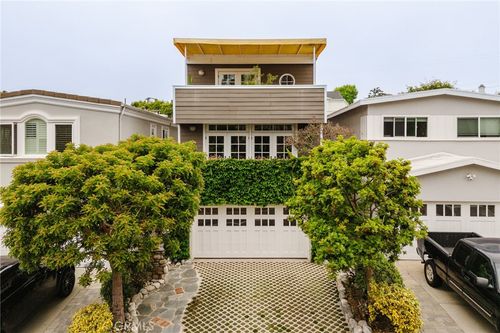 3213 N Valley Dr, Manhattan Beach, CA, 90266 | Card Image