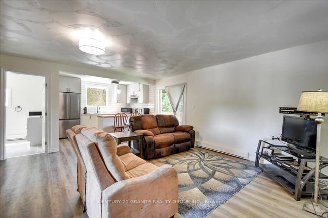 2289 Loop Rd, Home with 6 bedrooms, 4 bathrooms and 4 parking in Wilberforce ON | Image 8