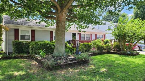 809 Burton St, Hampton, VA, 23666-1912 | Card Image