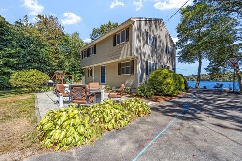 172 Bartlett Rd, Plymouth, MA, 02360-1578 | Card Image