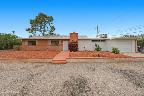7061 E Edgemont St, Tucson, AZ, 85710-1229 | Card Image