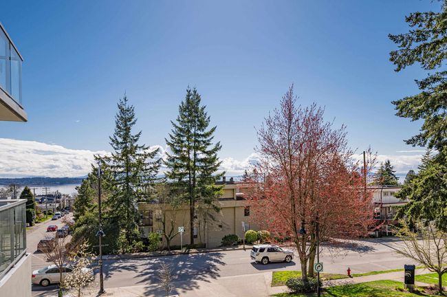 203 - 15165 Thrift Avenue, Condo with 2 bedrooms, 2 bathrooms and 1 parking in White Rock BC | Image 24