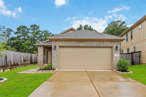 7047 Silverleaf Oak St, Conroe, TX, 77304-3271 | Card Image