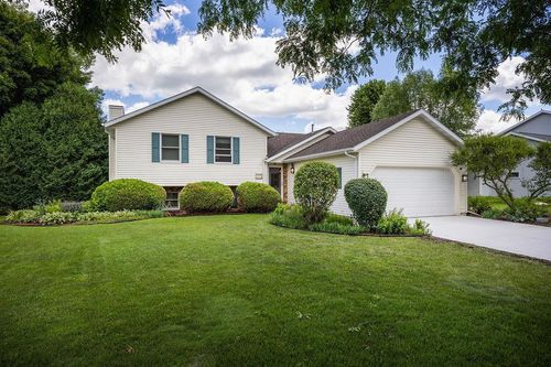 232 Yarrow Hill Drive, Cottage Grove, WI, 53527 | Card Image