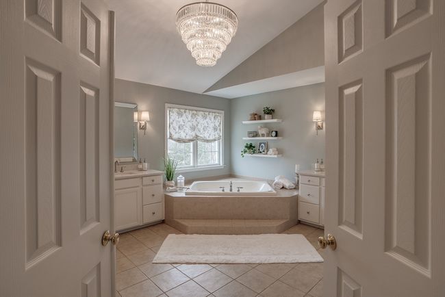 8 Valley View Dr, House other with 4 bedrooms, 5 bathrooms and 6 parking in North Grafton MA | Image 23