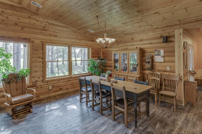 Dining | Image 11
