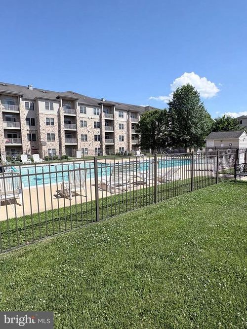 2106-2000 Fountainview Cir, NEWARK, DE, 19713-3869 | Card Image
