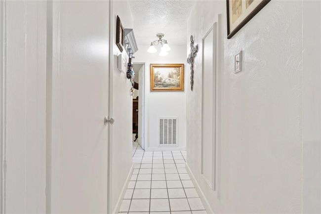 HALLWAY TO BEDROOMS | Image 12