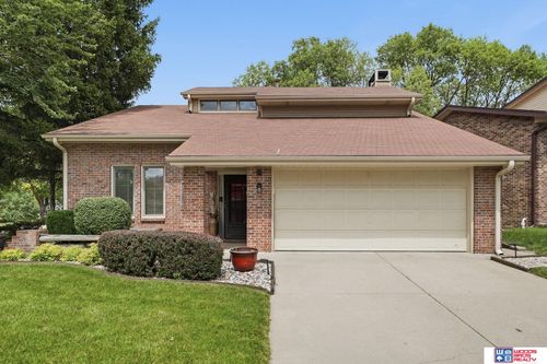 2300 S 72nd Street, Lincoln, NE, 68506 | Card Image
