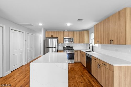 1-19 Shaw Ave, Newark, NJ, 07112-1525 | Card Image