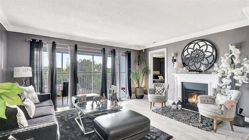 apt-405s-329 Se 3rd St, Hallandale Beach, FL, 33009-1606 | Card Image