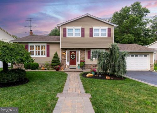 64 Wesleyan Dr, Hamilton, NJ, 08690-1925 | Card Image
