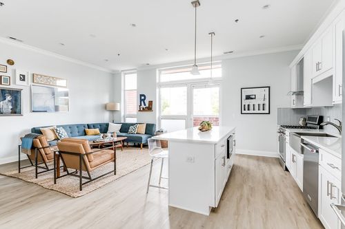 207-7652 Madison St, Forest Park, IL, 60130-1403 | Card Image