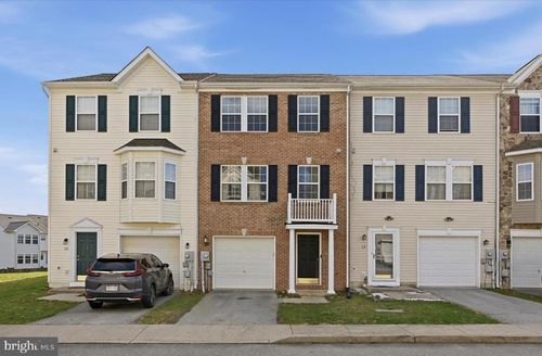 32 Bruce Dr, CHARLES TOWN, WV, 25414-6507 | Card Image